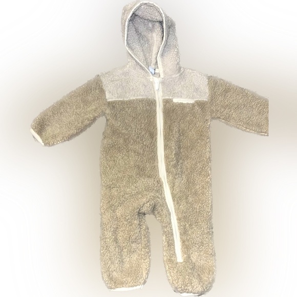 Old Navy Infant Fleece Onesies 🌵12-18 Months - Picture 1 of 4